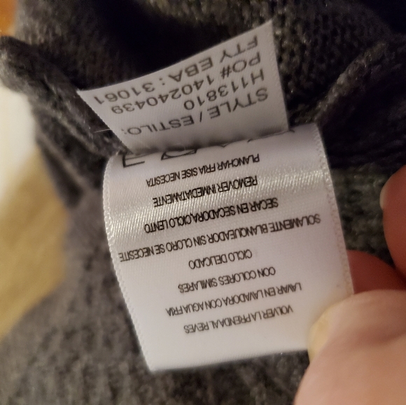 Sag Harbor Sweater Large - Picture 8 of 8